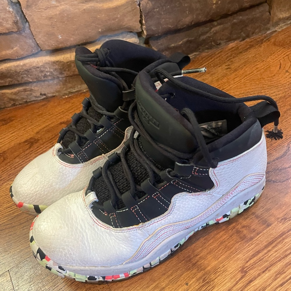 Nike Ember Glow Retro